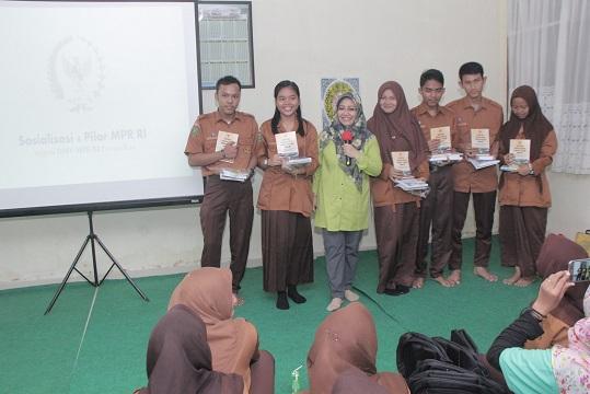 Intsiawati Ayus : Mari Cegah Bentuk Gerakan Merusak Nasionalisme